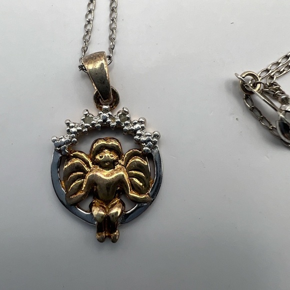 Angel Pendant marked RJ 925 Thailand on a 925 marked sterling chain - Picture 2 of 7